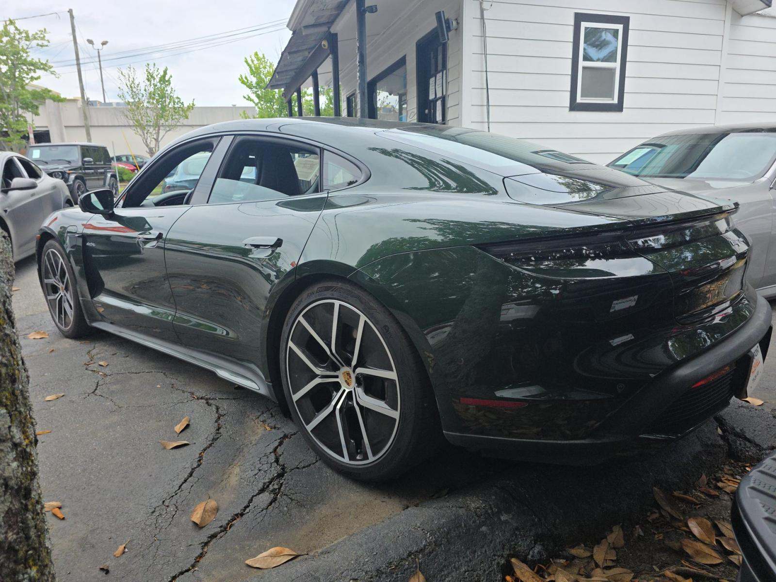 Porsche Taycan 2025