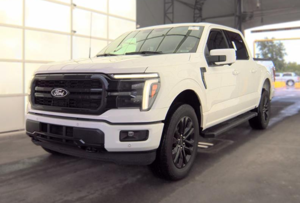 FORD F-150 Lariat Crew Cab Short Bed 2025