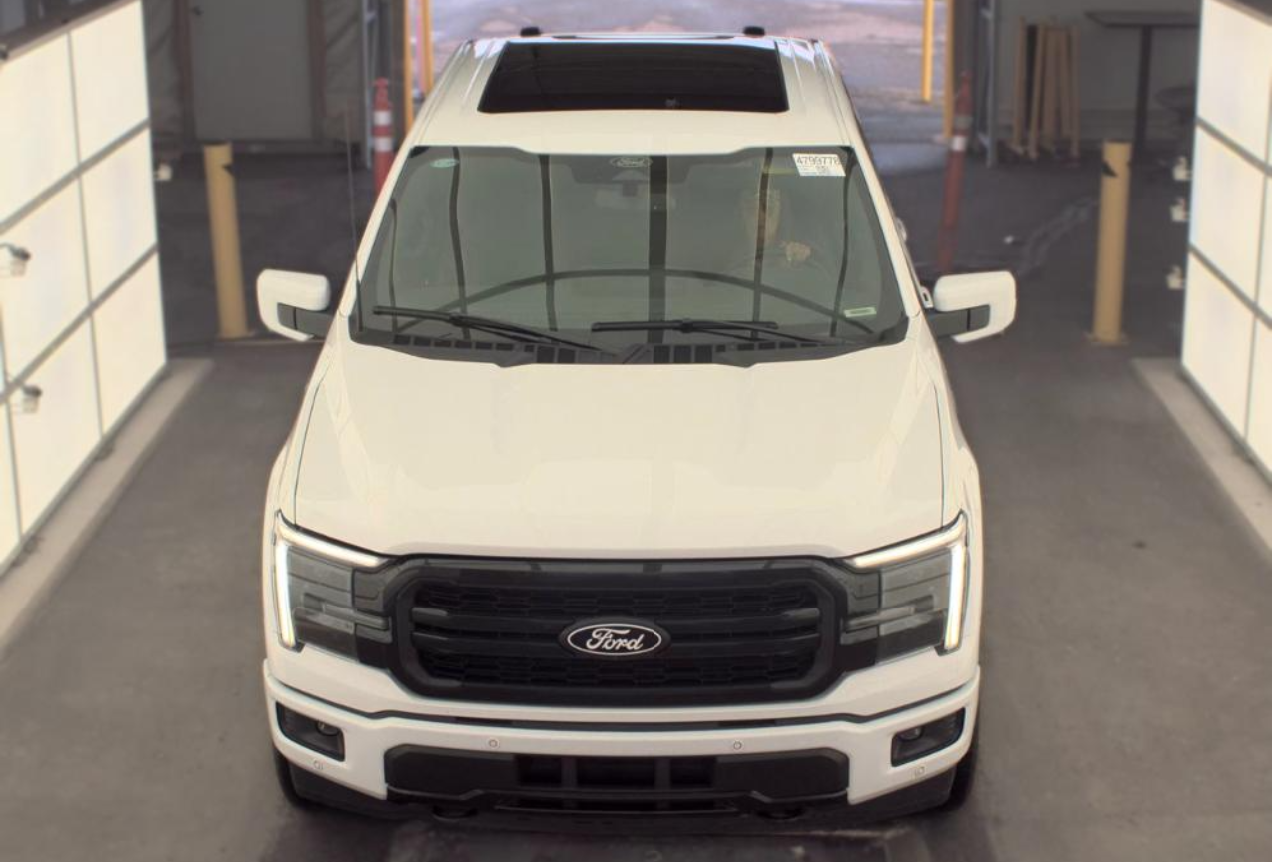 FORD F-150 Lariat Crew Cab Short Bed 2025