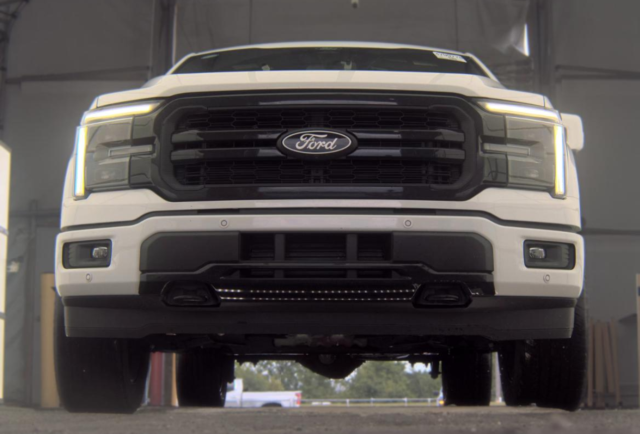 FORD F-150 Lariat Crew Cab Short Bed 2025