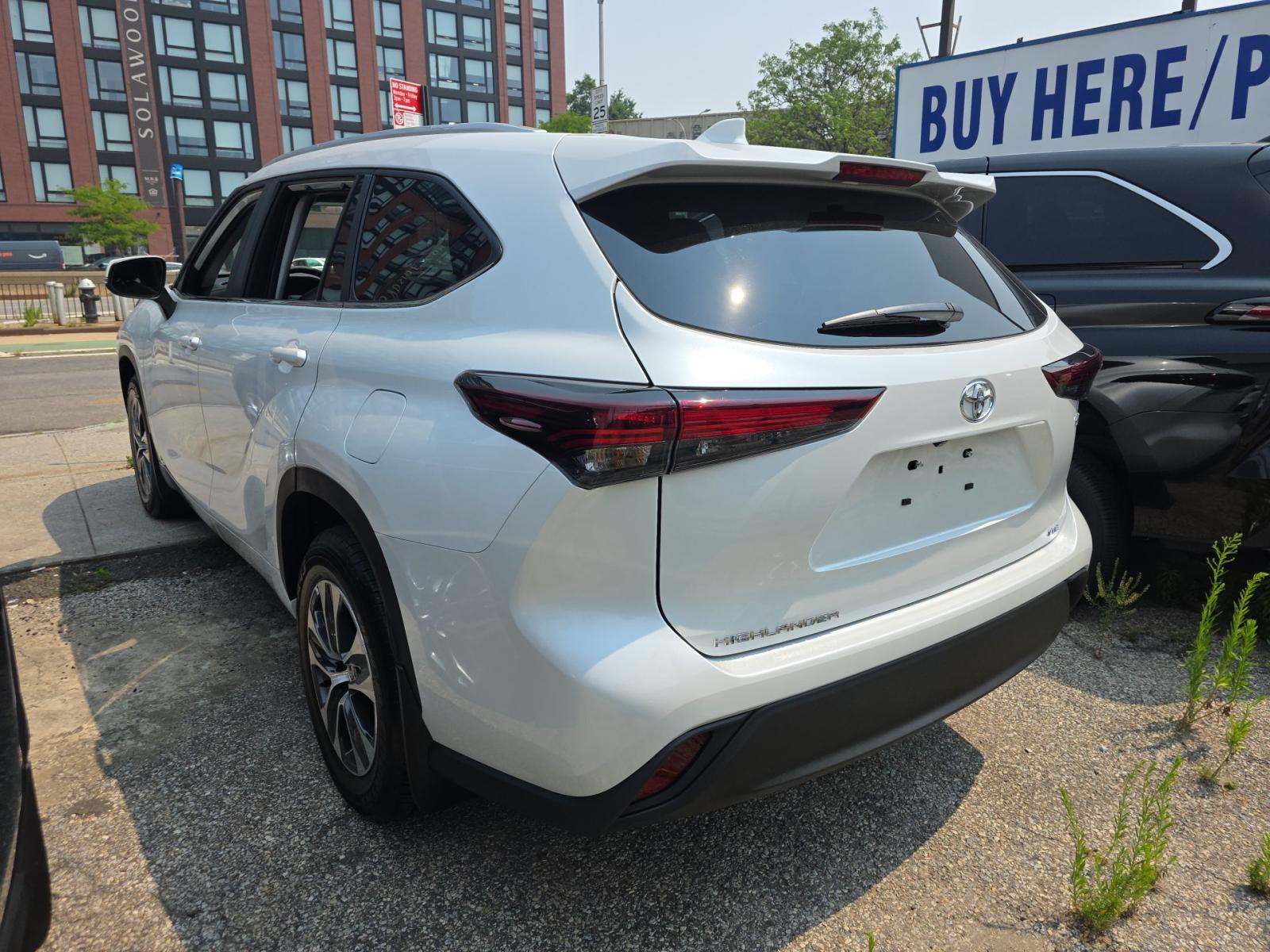 Toyota Highlander Hybrid XLE 2026
