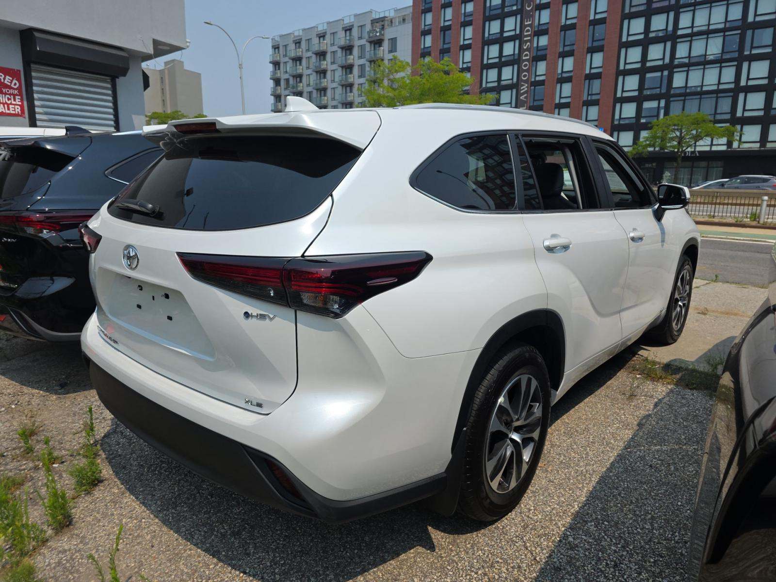 Toyota Highlander Hybrid XLE 2026