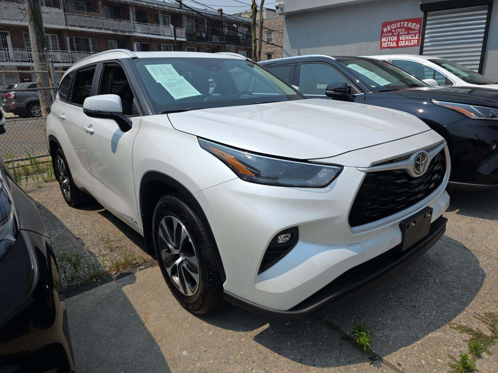 Toyota Highlander Hybrid XLE 2026