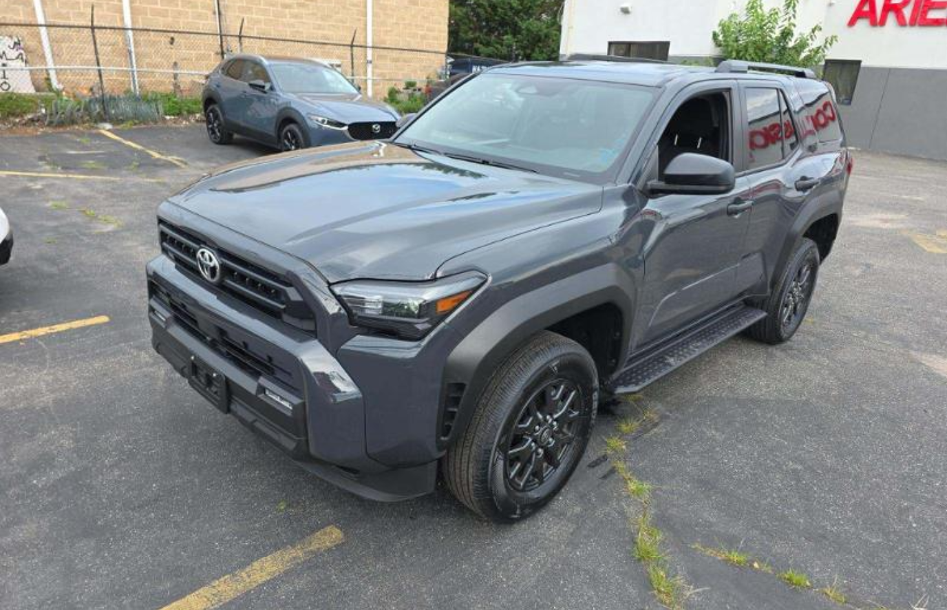 Toyota 4Runner SR5 2025