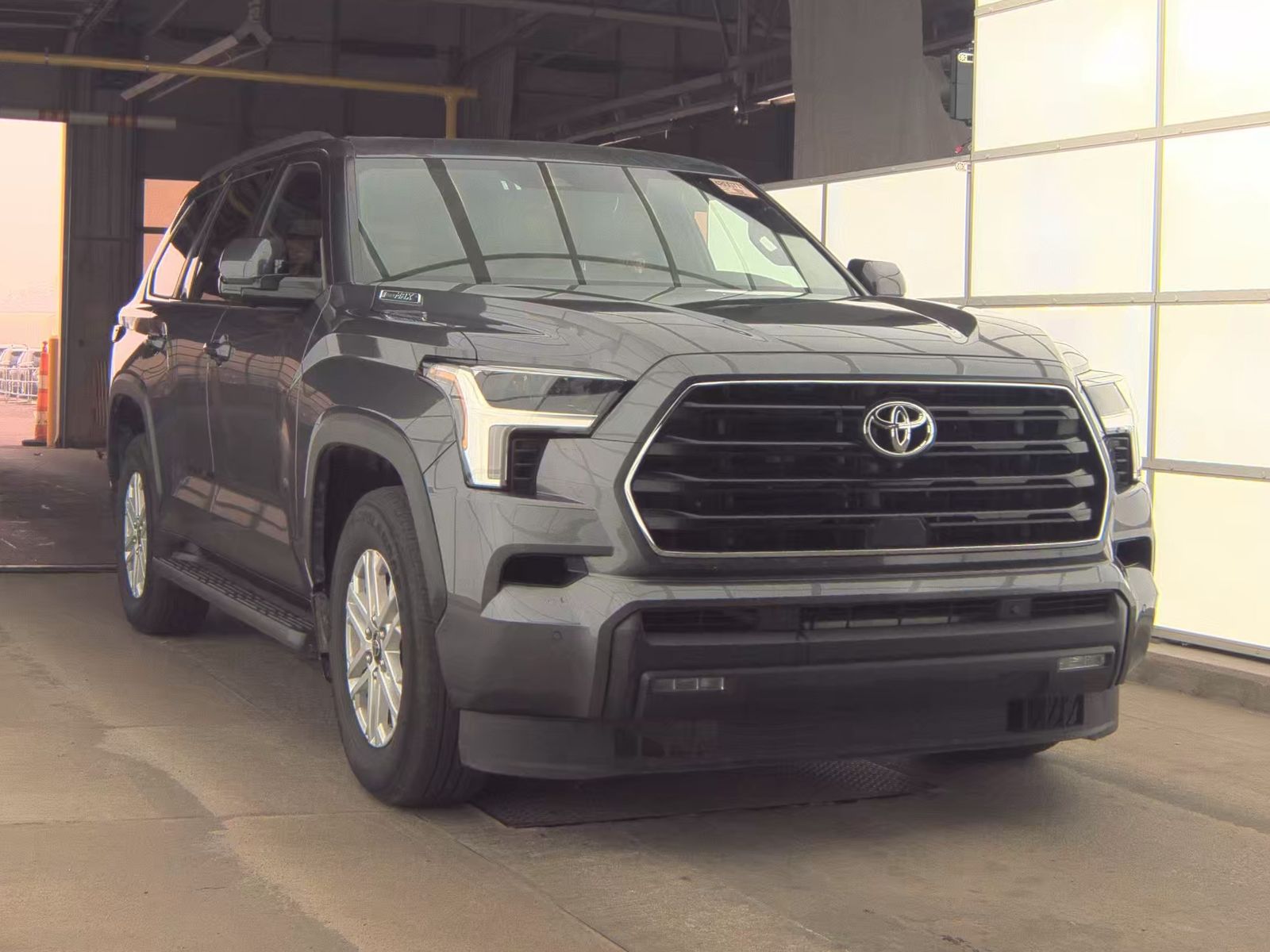 Toyota Sequoia SR5 2025
