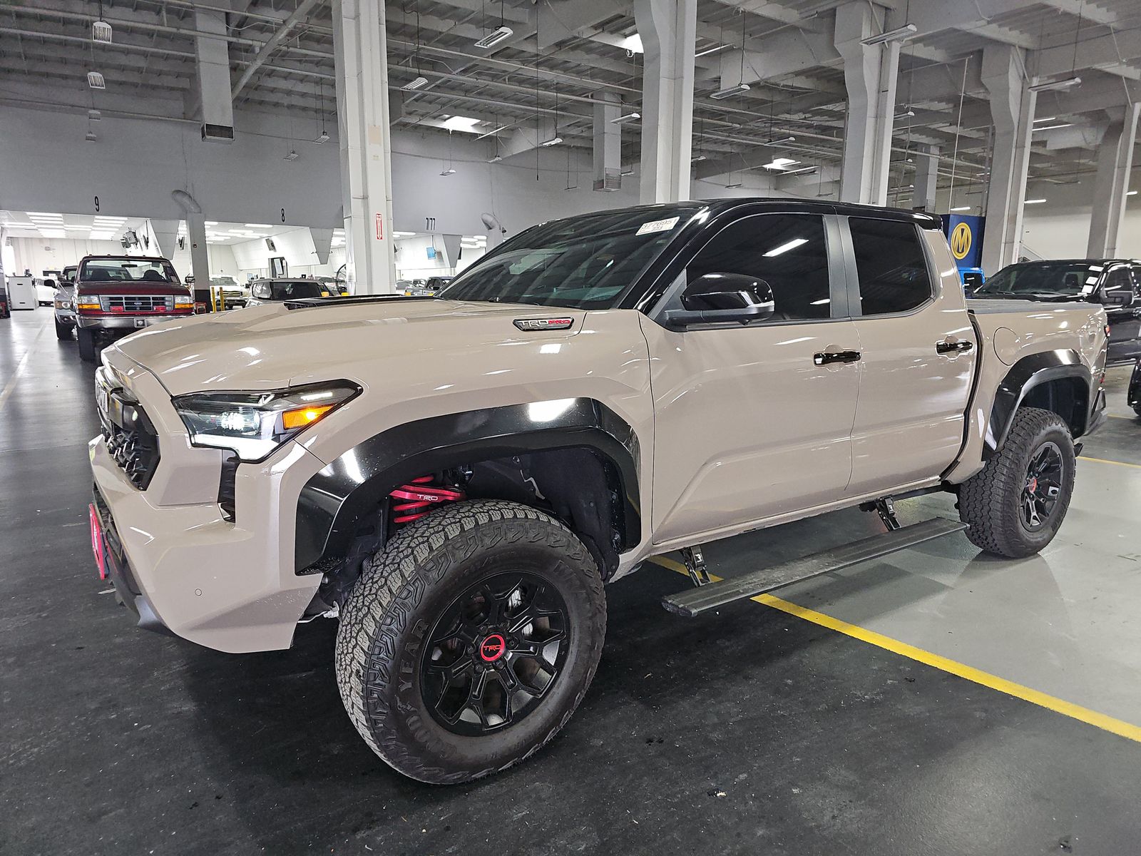 Toyota Tacoma i-FORCE MAX TRD Pro Crew Cab Medium Bed 2025