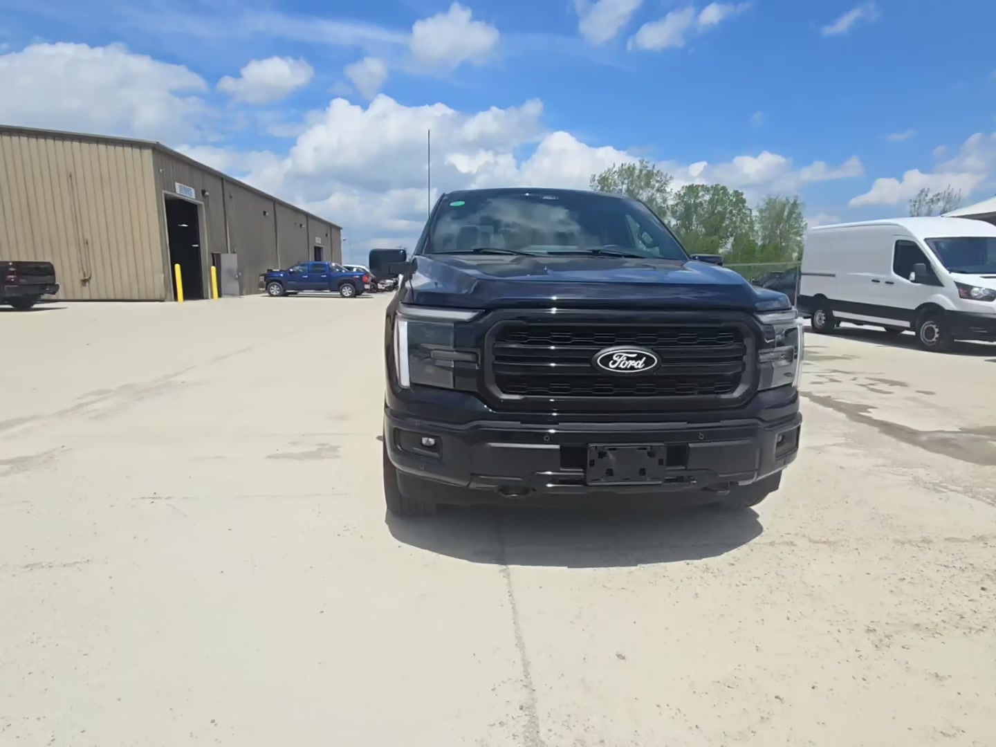 FORD F-150 LARIAT Crew Cab Short Bed 2025