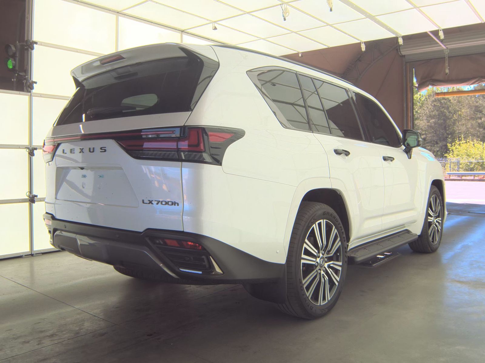 Lexus LX 700h Luxury 2025