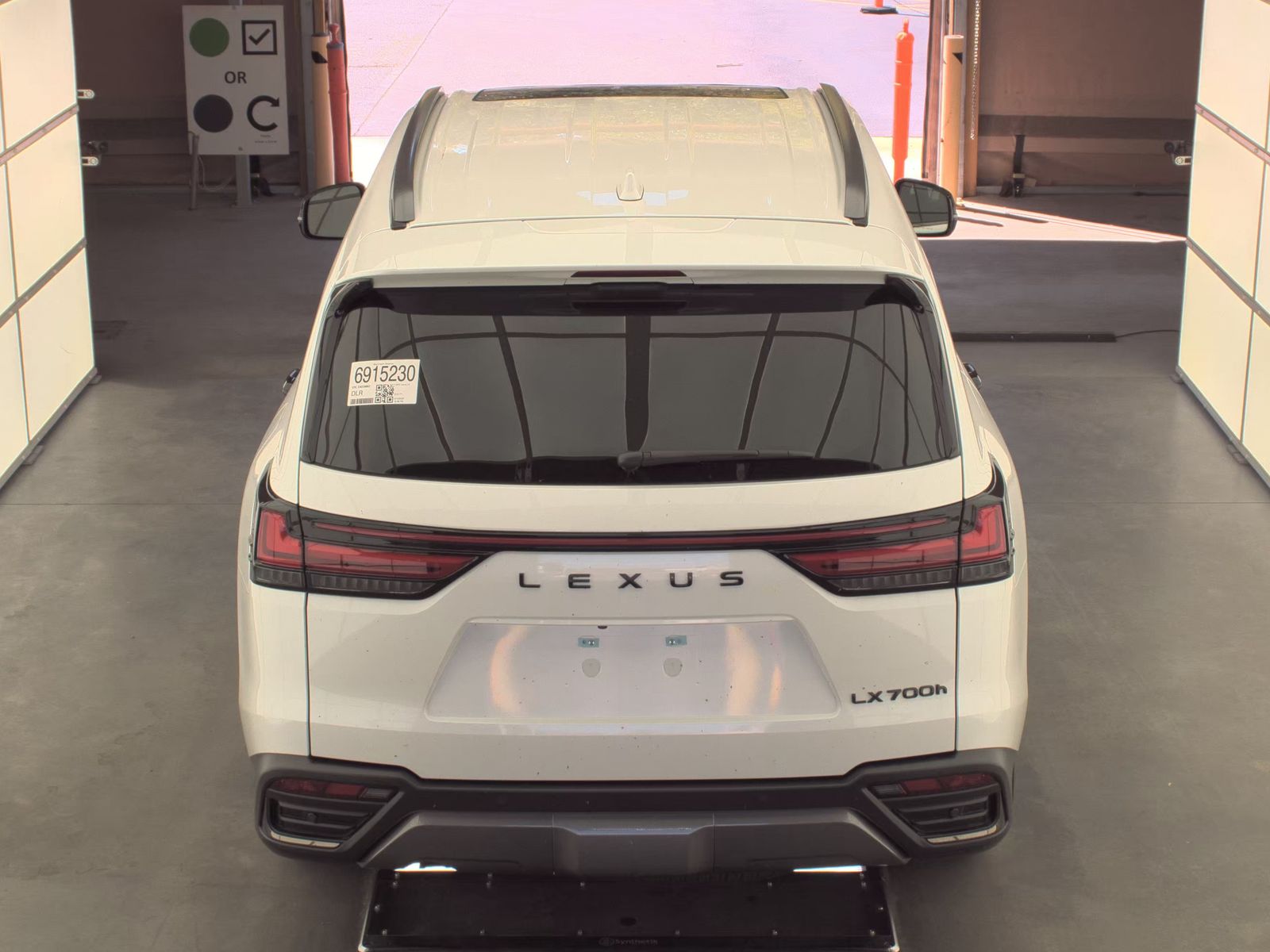 Lexus LX 700h Luxury 2025