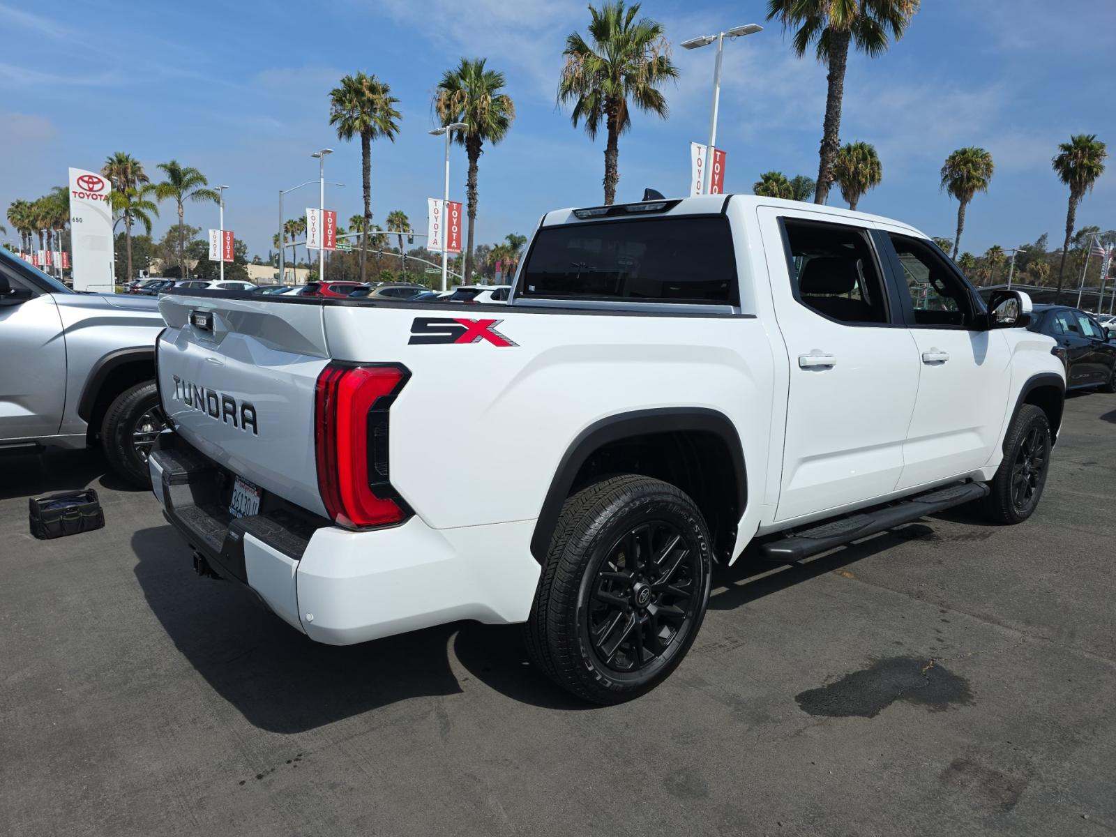 Toyota Tundra SR5 2026
