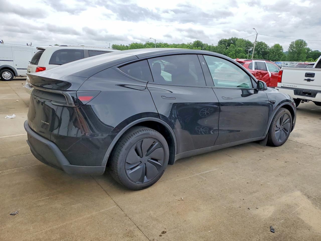 TESLA Model Y 2026