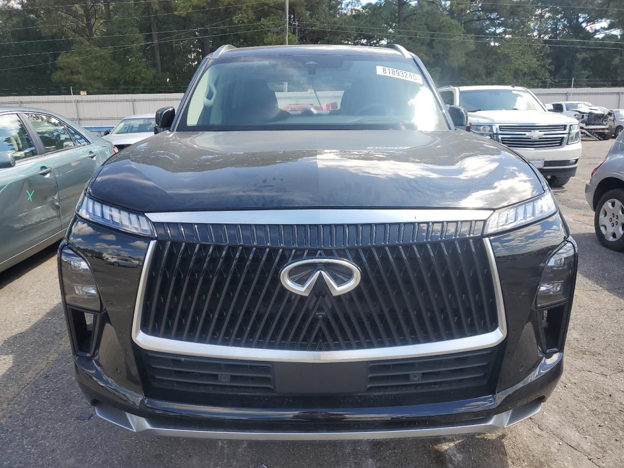 INFINITI Qx80 Luxe 2025