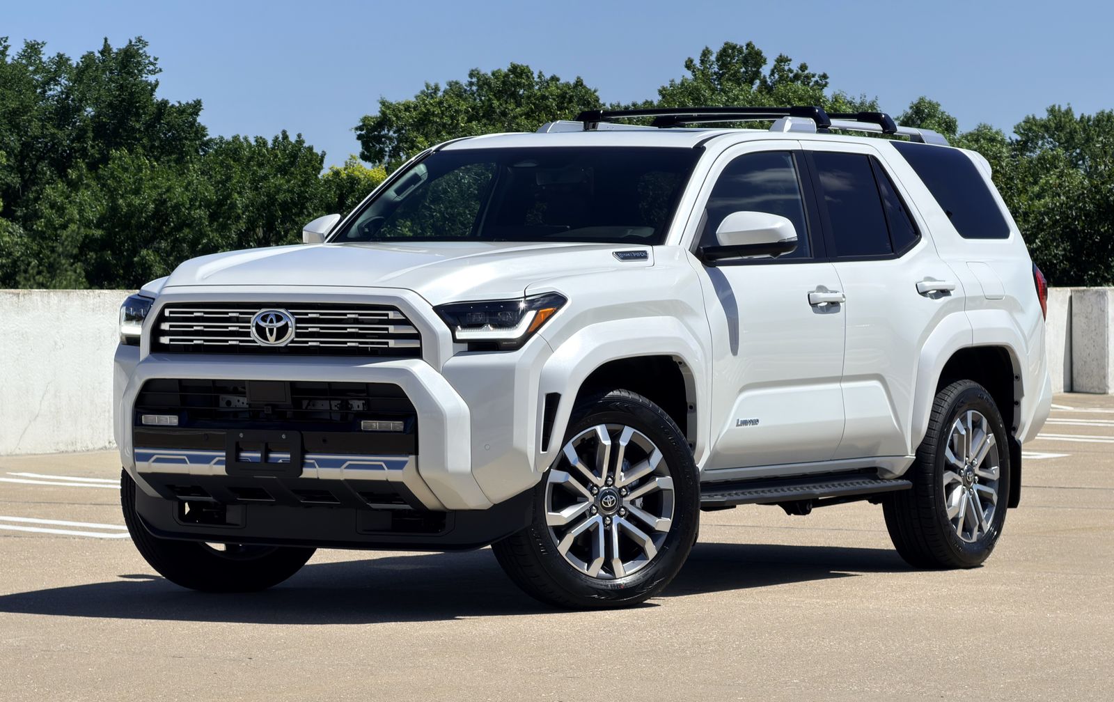 Toyota 4Runner i-FORCE MAX Limited 2026