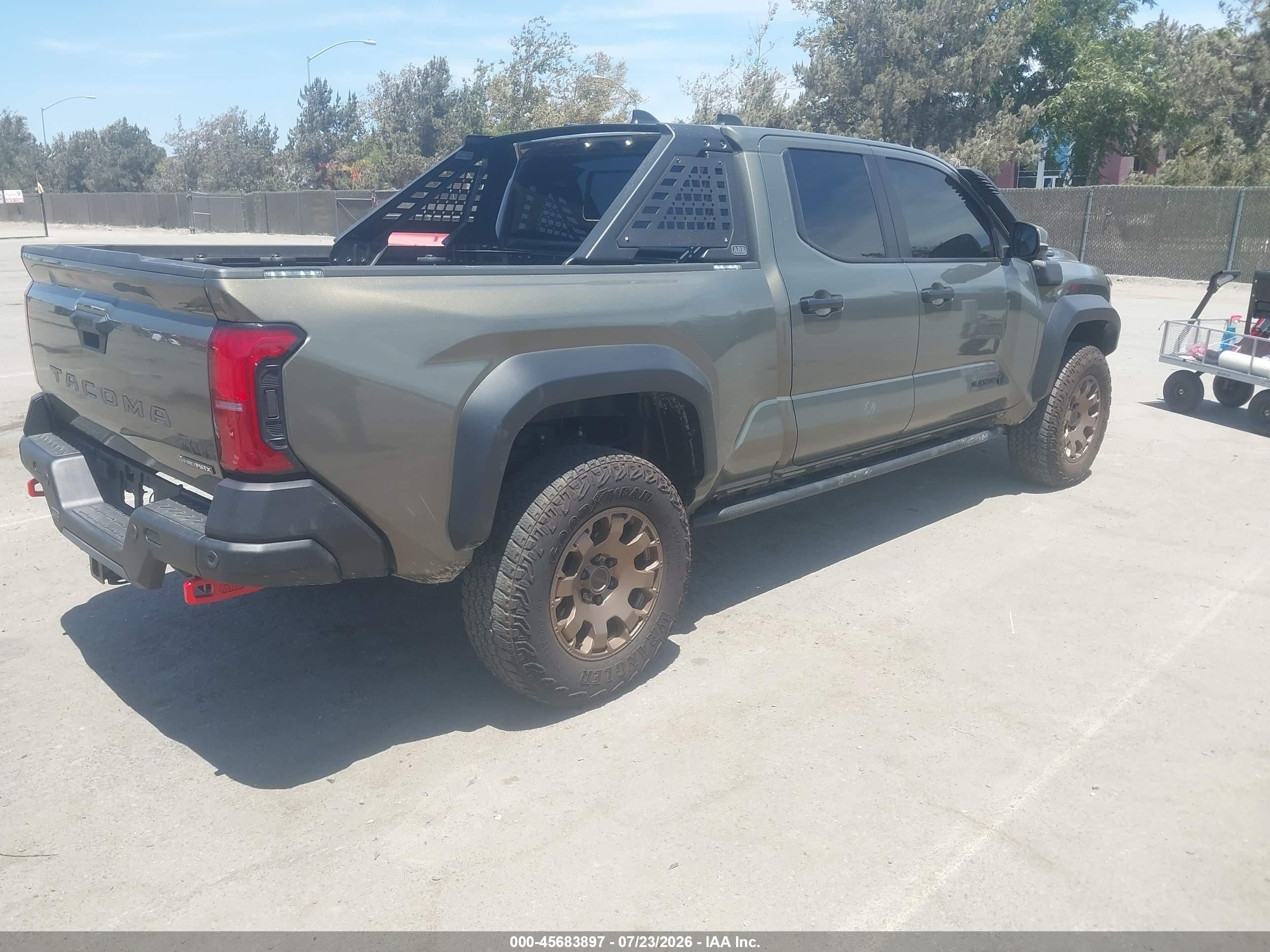 TOYOTA Tacoma Hybrid Trailhunter 2026