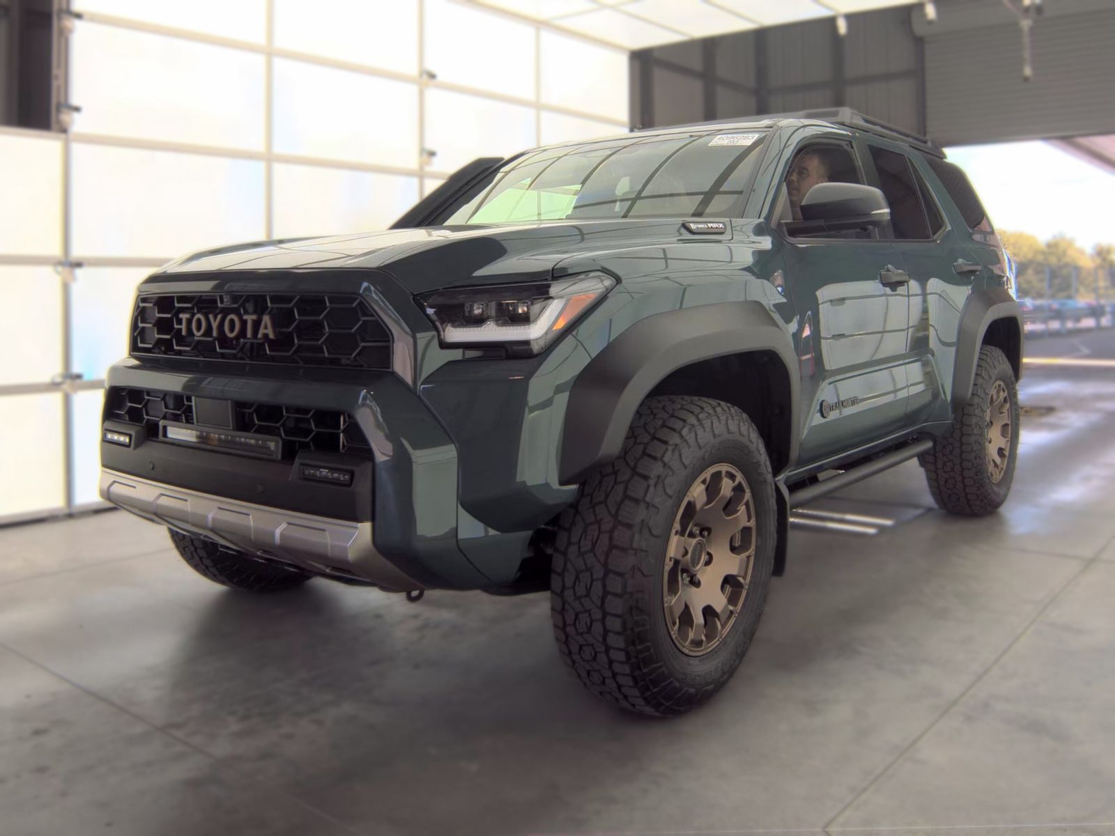 Toyota 4Runner i-FORCE MAX Trailhunter 2026