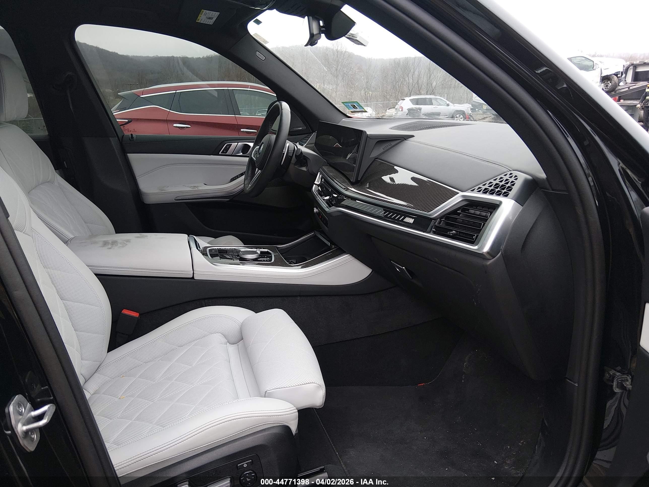 BMW X5 M60i 2025
