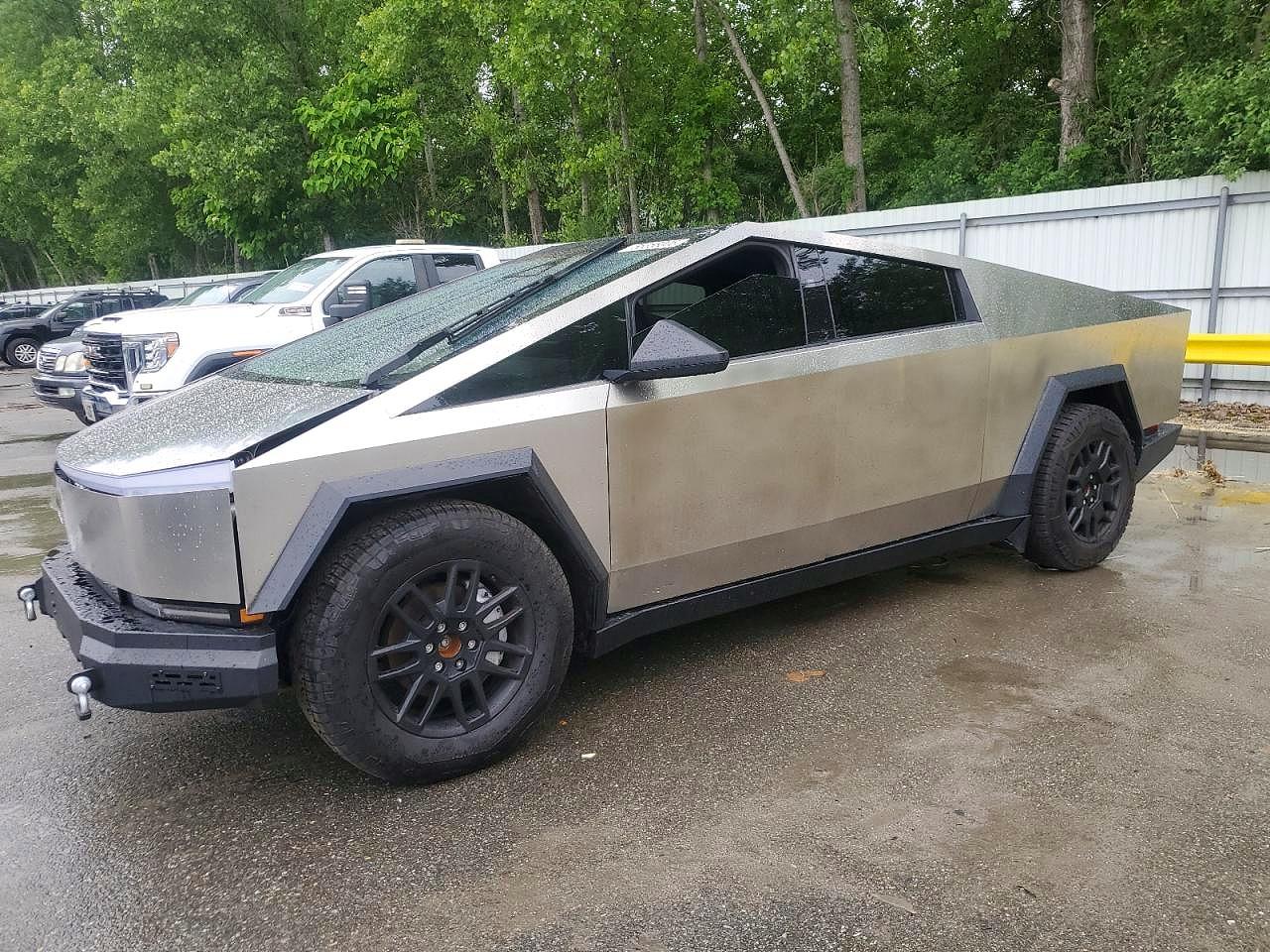 TESLA Cybertruck 2024