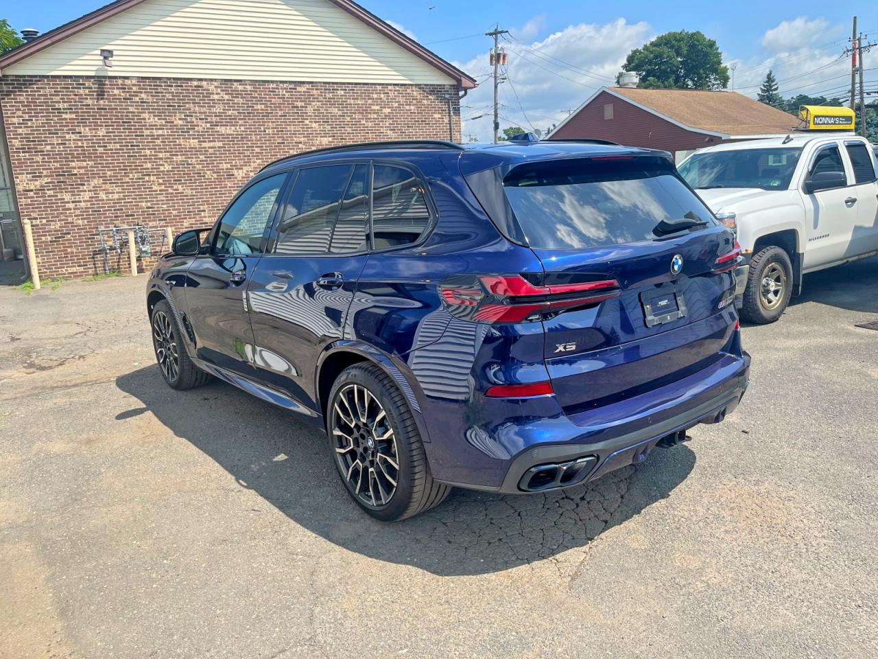 BMW X5 M60i 2024
