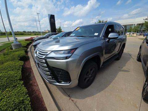 Lexus LX 600 Luxury 2001