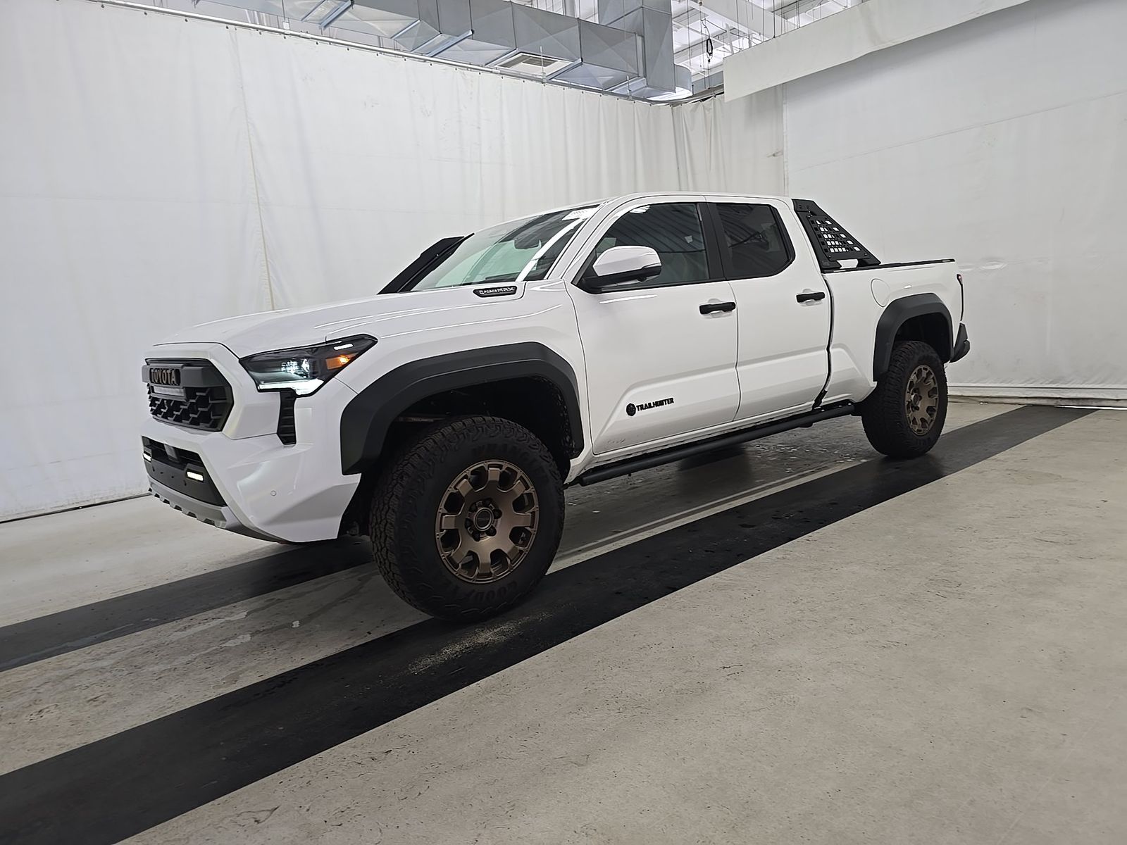Toyota Tacoma i-FORCE MAX Trailhunter Crew Cab Long Bed 2026