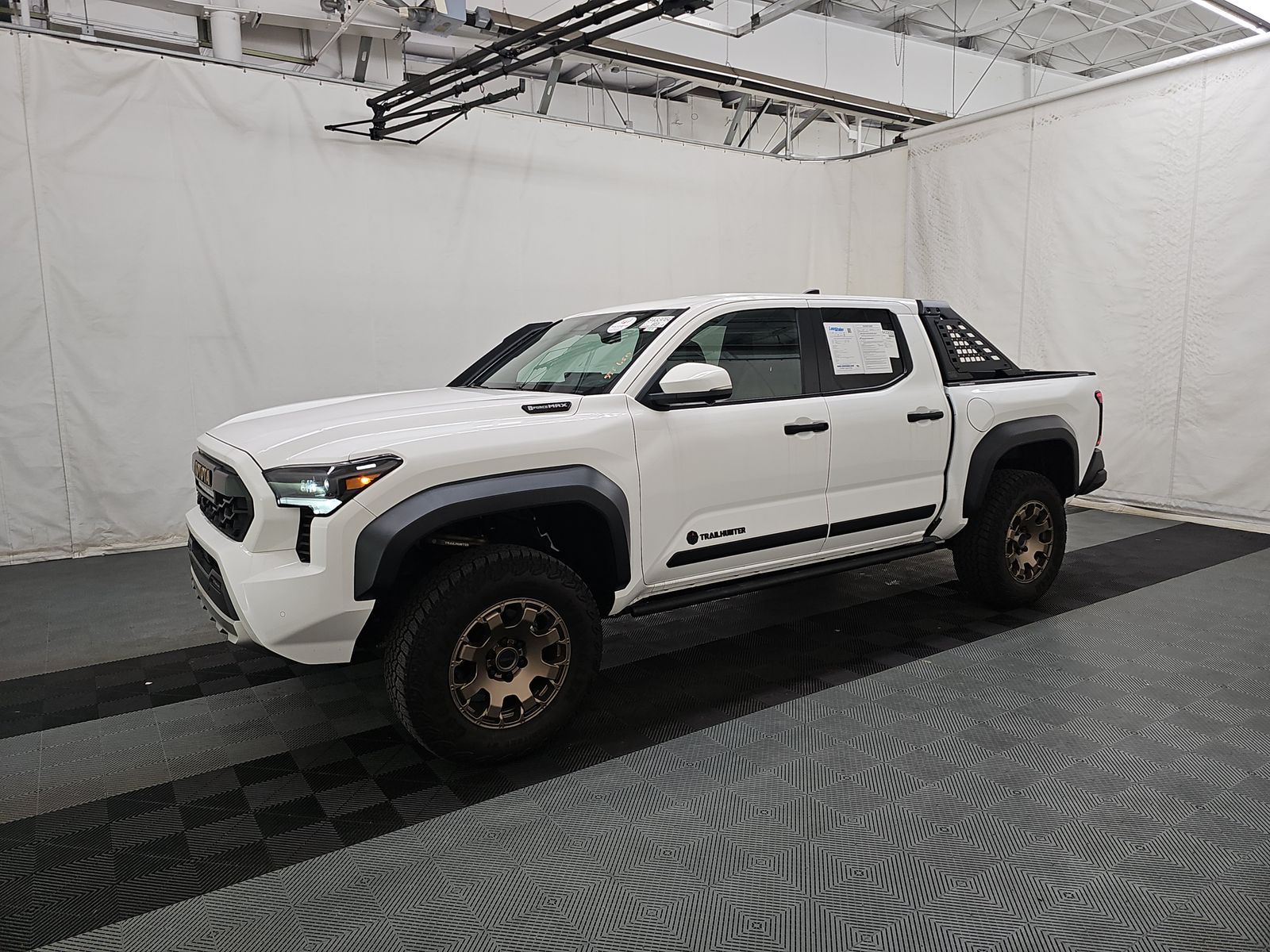 Toyota Tacoma i-FORCE MAX Trailhunter Crew Cab Long Bed 2024
