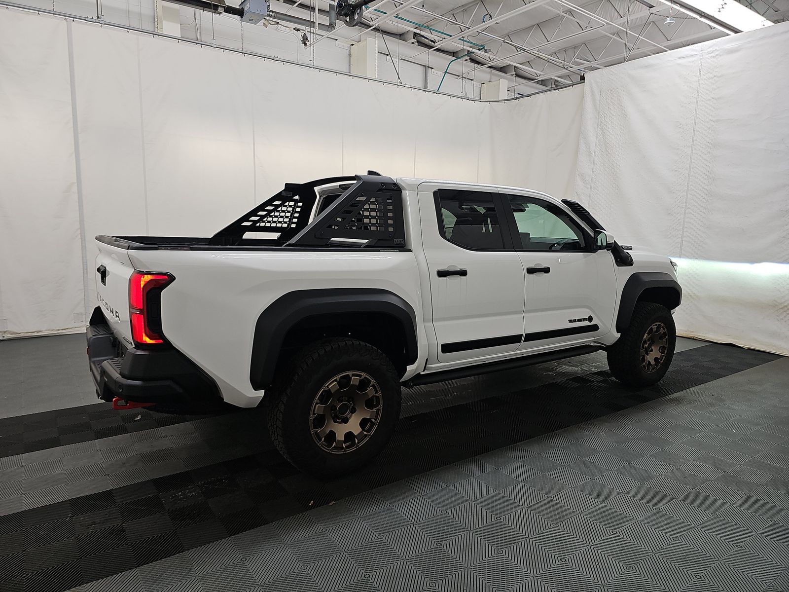 Toyota Tacoma i-FORCE MAX Trailhunter Crew Cab Long Bed 2024