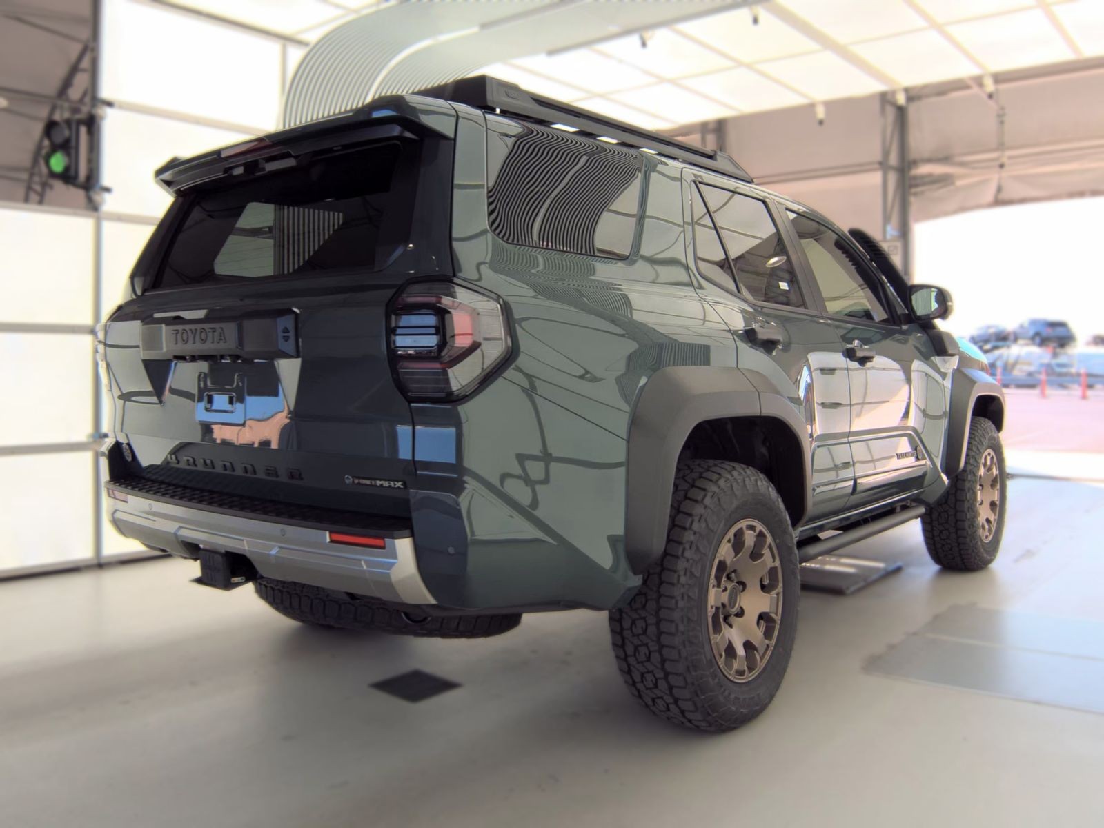 Toyota 4Runner i-FORCE MAX Trailhunter 2026