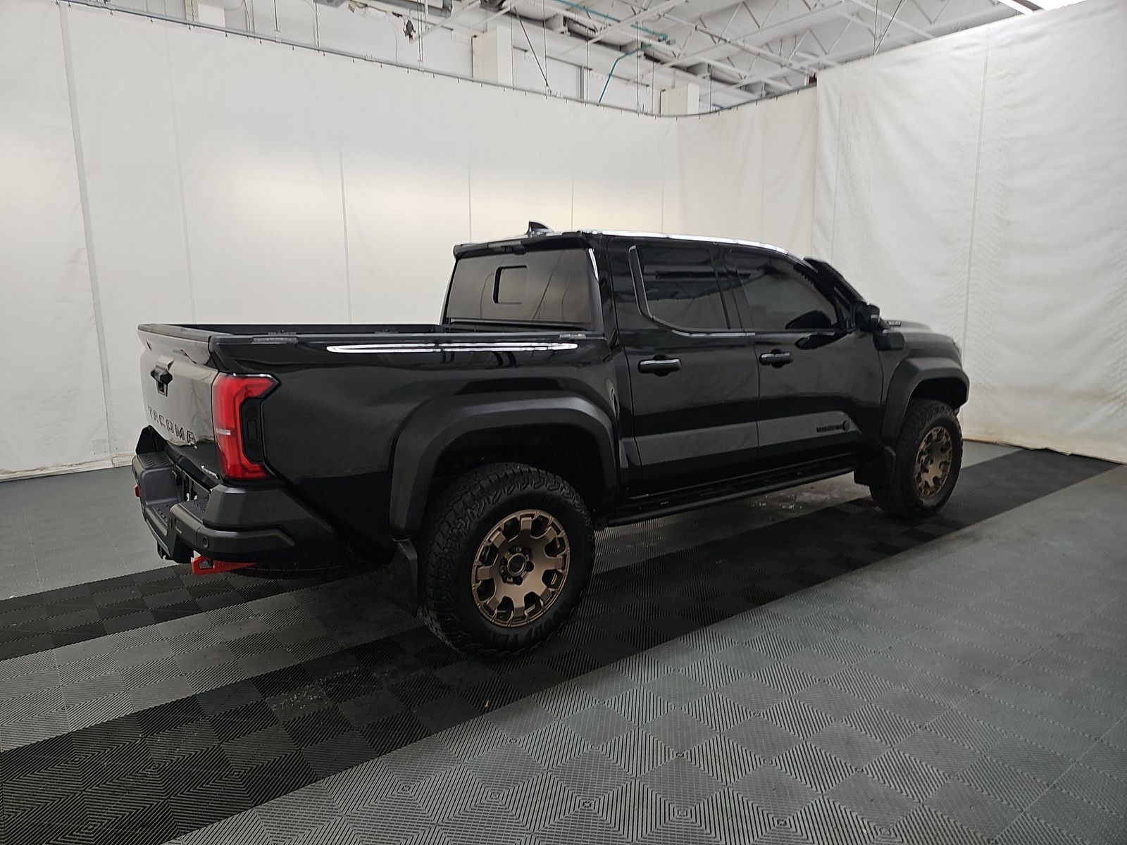 Toyota Tacoma i-FORCE MAX Trailhunter Crew Cab Medium Bed 2026