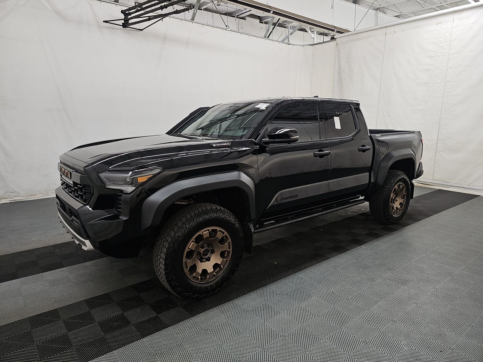 Toyota Tacoma i-FORCE MAX Trailhunter Crew Cab Medium Bed 2026