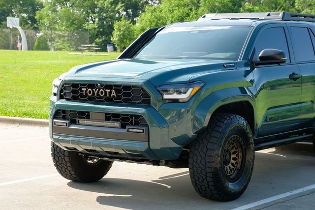 Toyota 4Runner i-FORCE MAX Trailhunter 2025