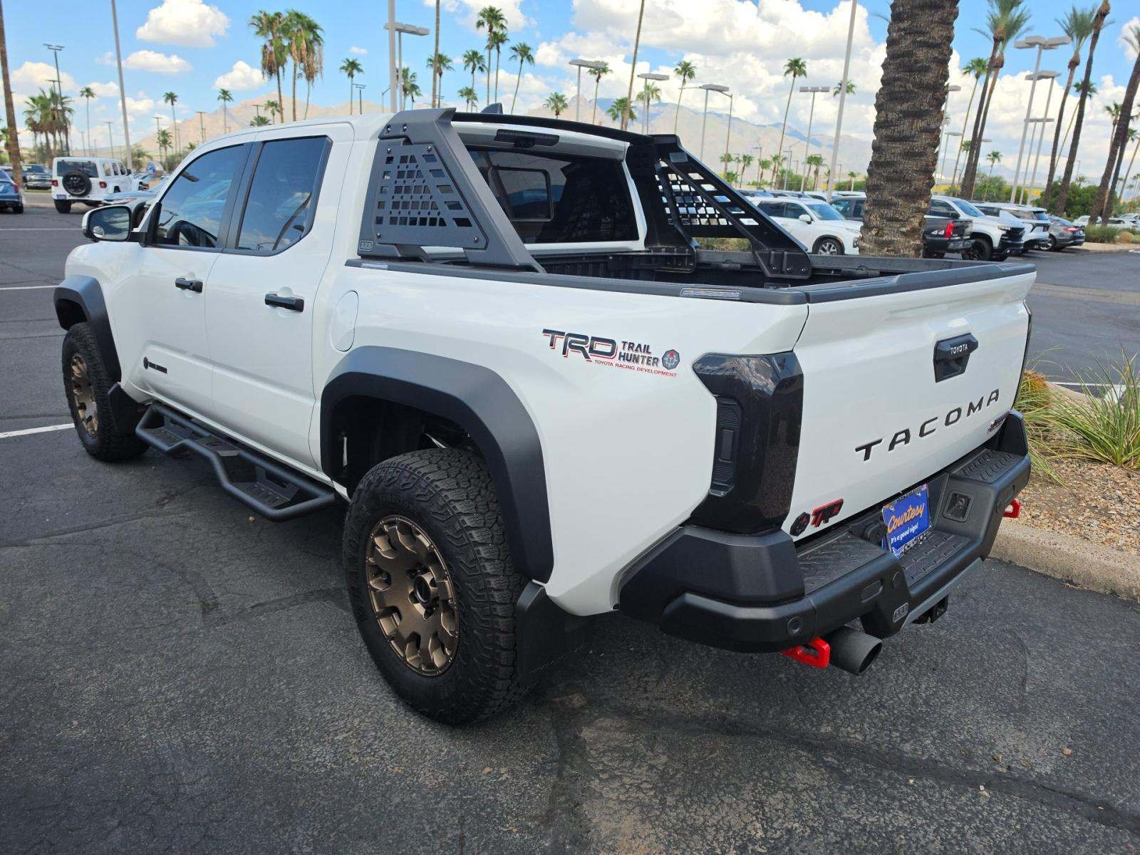 Toyota Tacoma i-FORCE MAX Trailhunter Crew Cab Medium Bed 2026