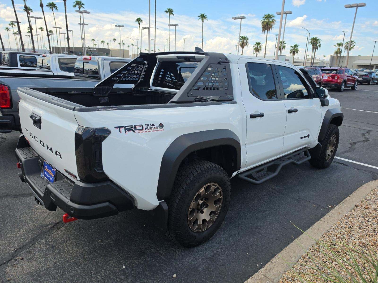 Toyota Tacoma i-FORCE MAX Trailhunter Crew Cab Medium Bed 2026