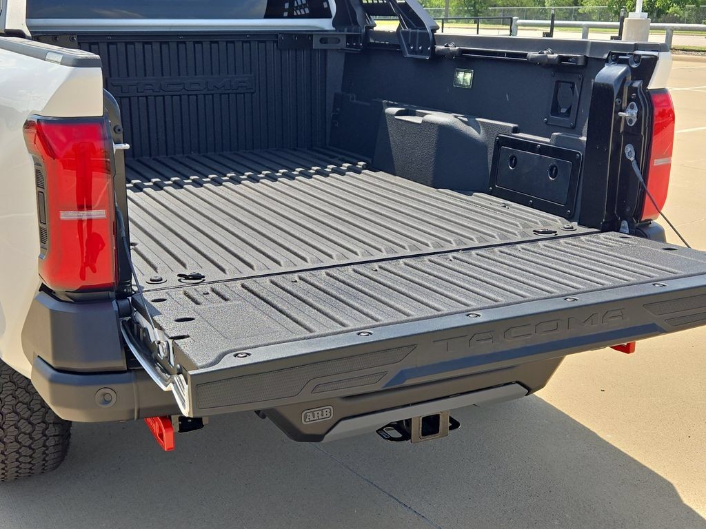 Toyota Tacoma i-FORCE MAX Trailhunter Crew Cab Long Bed 2026