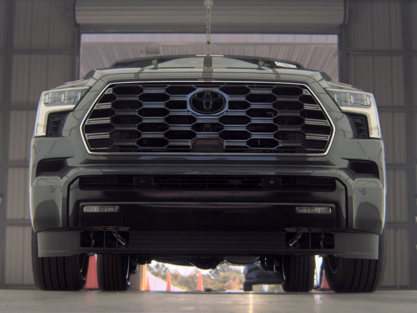 Toyota Sequoia i-FORCE MAX Platinum 2026