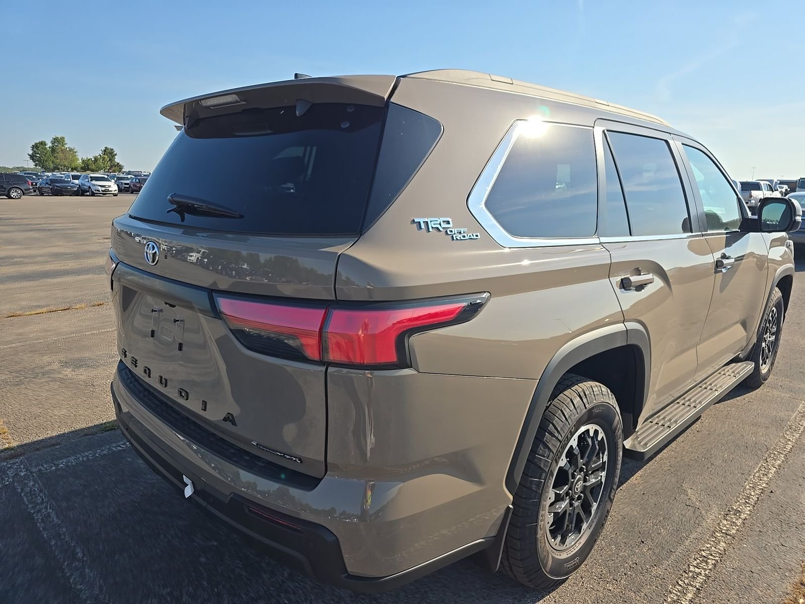 Toyota Sequoia i-FORCE MAX SR5 2026