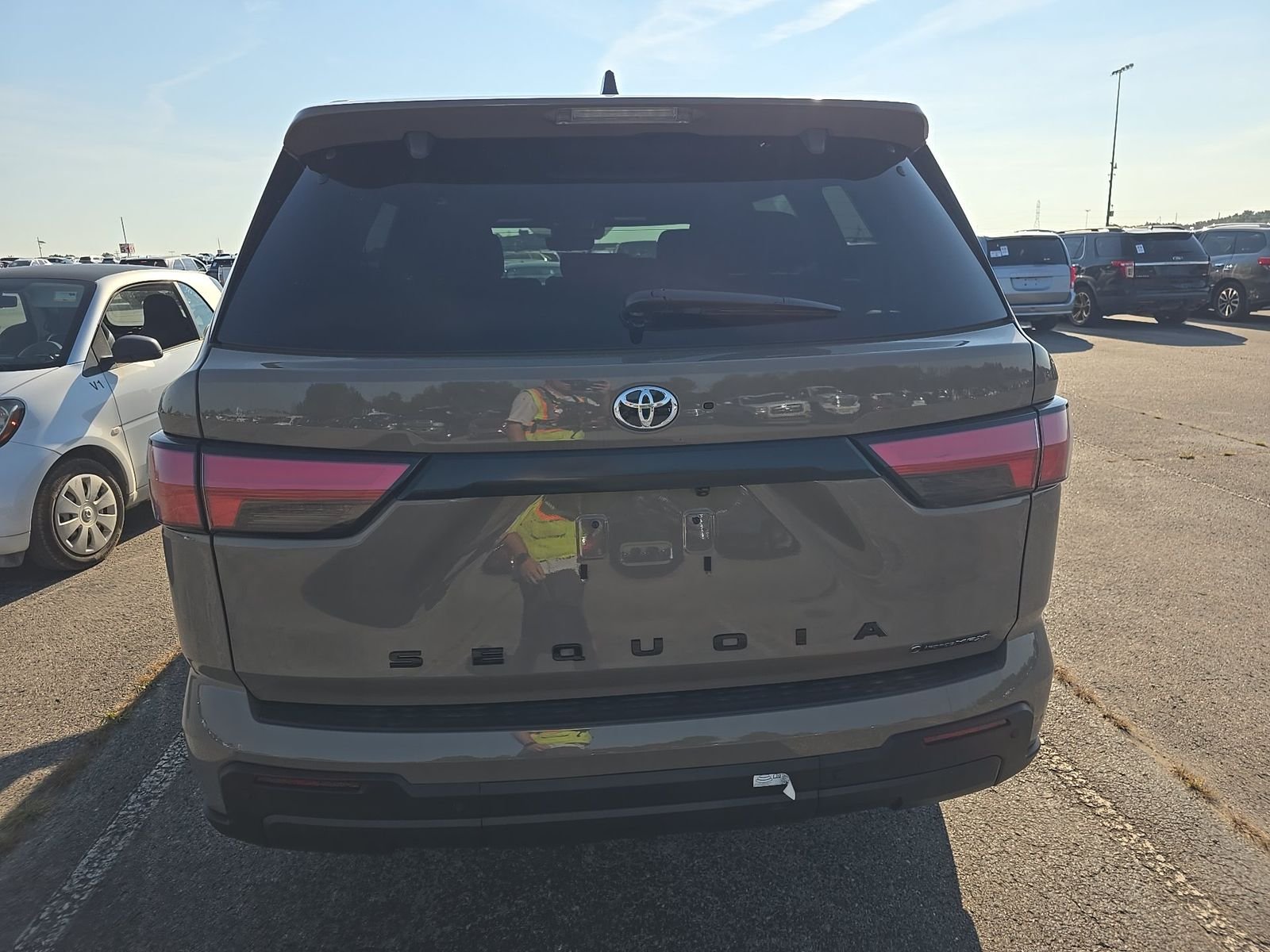Toyota Sequoia i-FORCE MAX SR5 2026