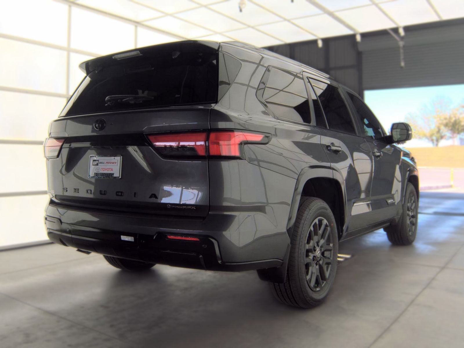 Toyota Sequoia i-FORCE MAX Platinum 2026
