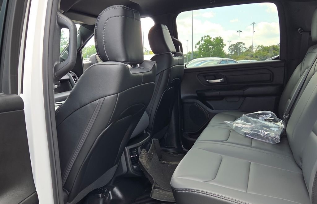 RAM 1500 Tradesman Crew Cab 2026
