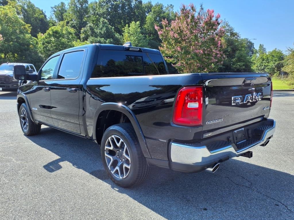 RAM 1500 Laramie Crew Cab 2025