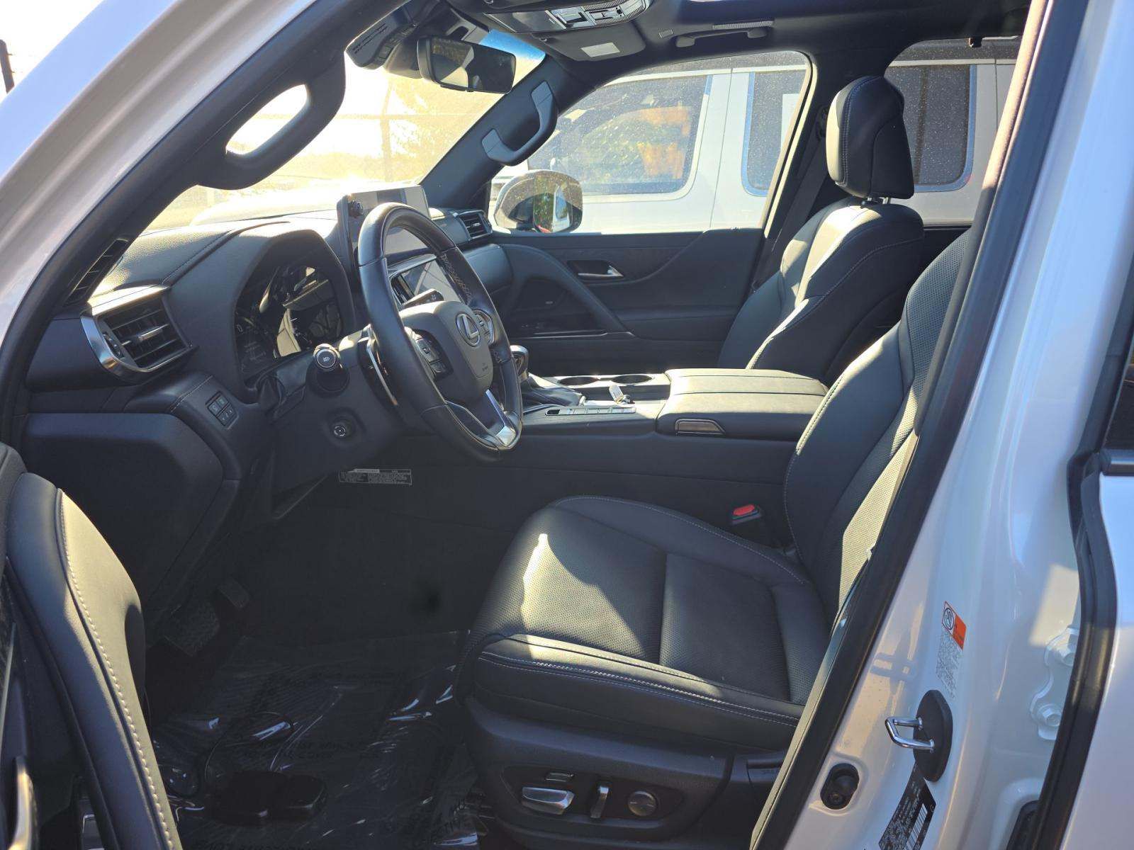 Lexus LX 2023