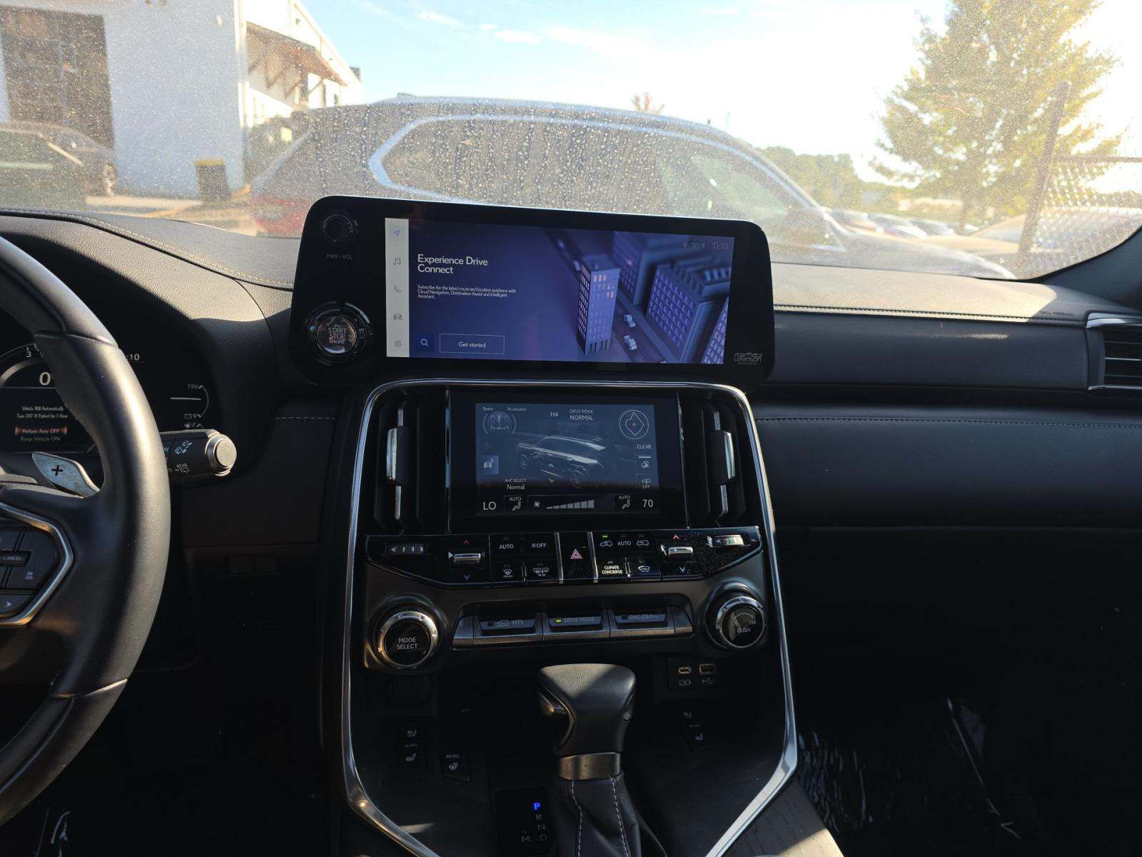 Lexus LX 2023
