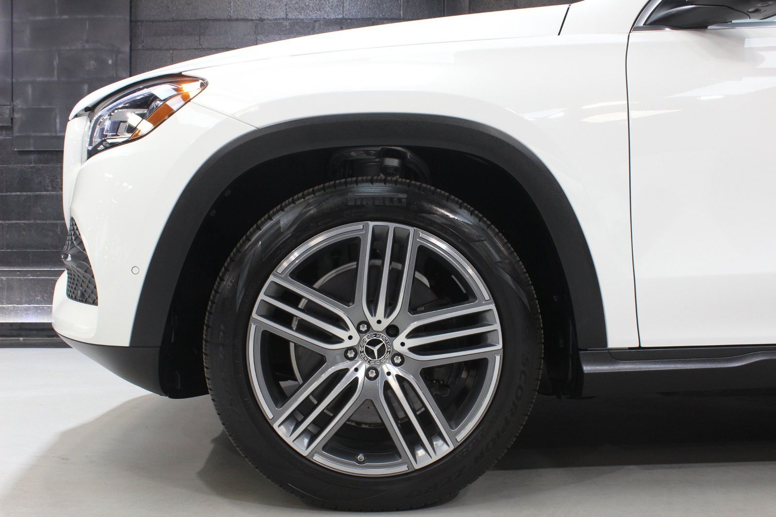 Mercedes-Benz GLS 2023